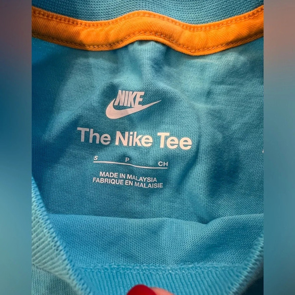 NWT Nike Youth Floral Long Sleeve Blue/Yellow Tee in Youth Small - Picture 3 of 4